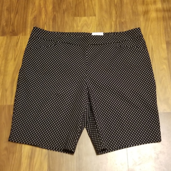 Time and Tru Pants - Time & Tru bermuda shorts